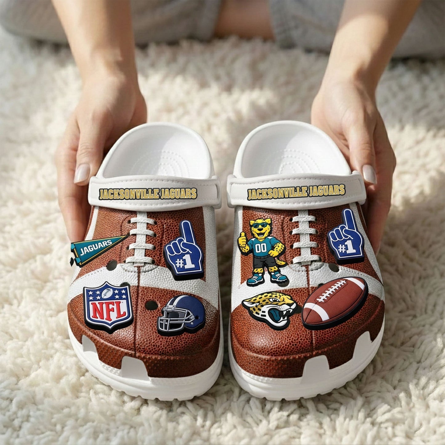 PREMIUM NFL X JAC CLOGS WITH CHARMS NDT NHM