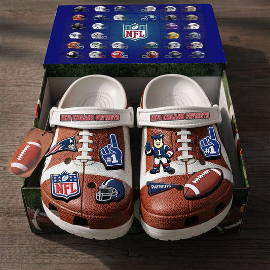 PREMIUM NFL X NE CLOGS WITH CHARMS NDT NHM
