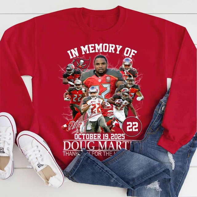 Premium NFL In Memory Of Doug Martin T-Shirt  V4 NMD TTV